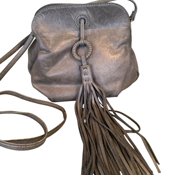 HOBO Birdy steel leatherCrossbody w fringe tassel closure - Picture 3 of 12